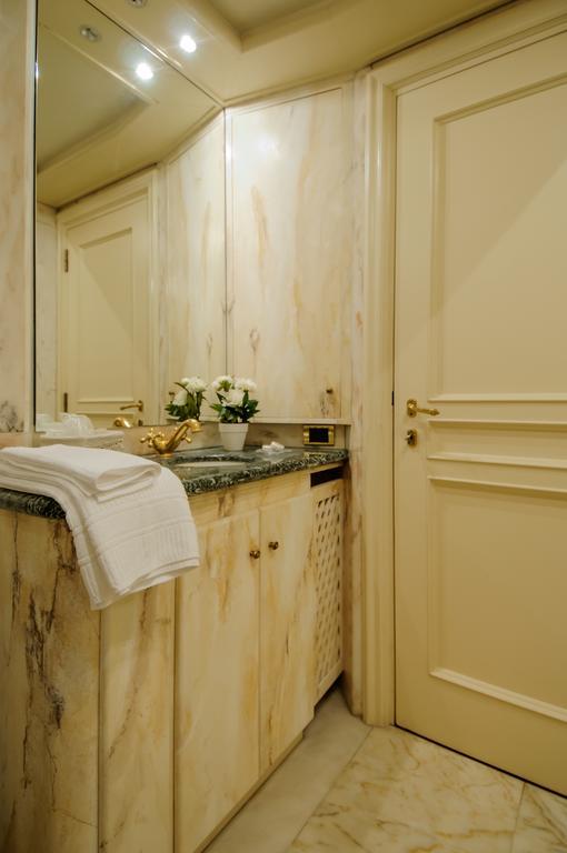 Made In Rome Luxury Affittacamere Luaran gambar